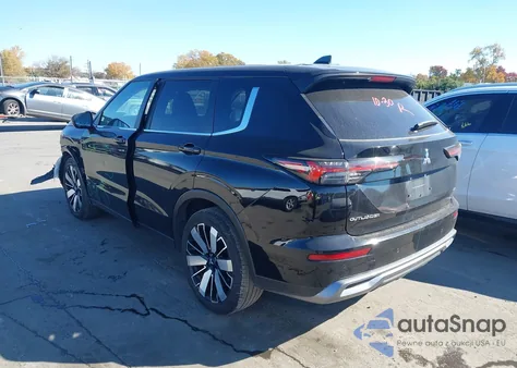 2025 Mitsubishi Outlander Se 2.5 2Wd z USA, uszkodzony, nr VIN JA4J3VA83SZ039137
